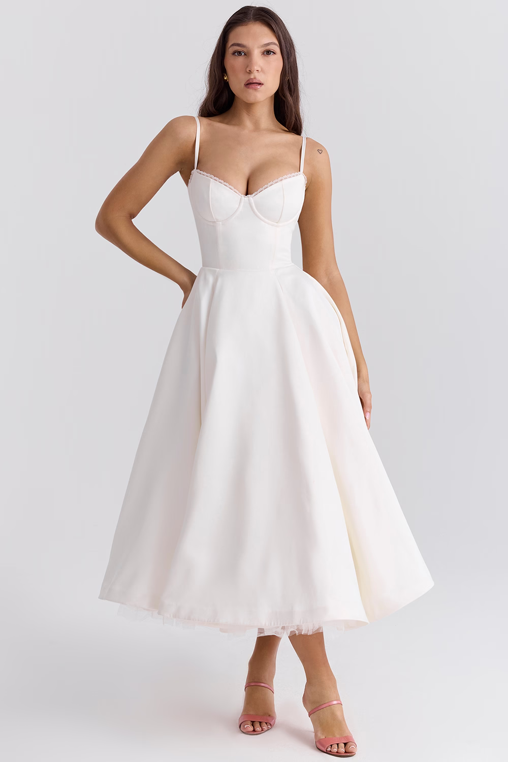 Valentina | Elegante Vestido Midi con Forro de Tul