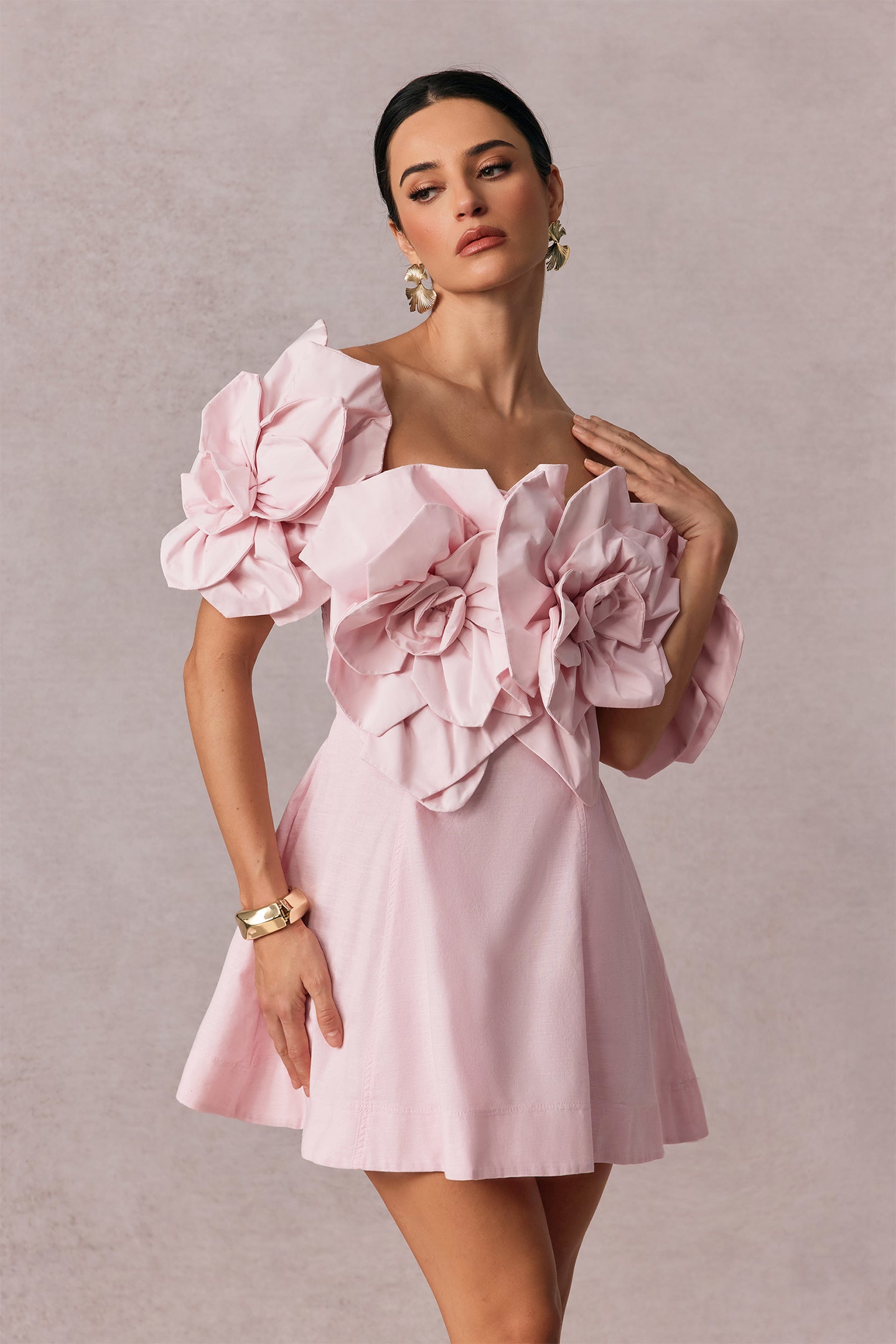Wendi | Vestido Mini con apliques Florales