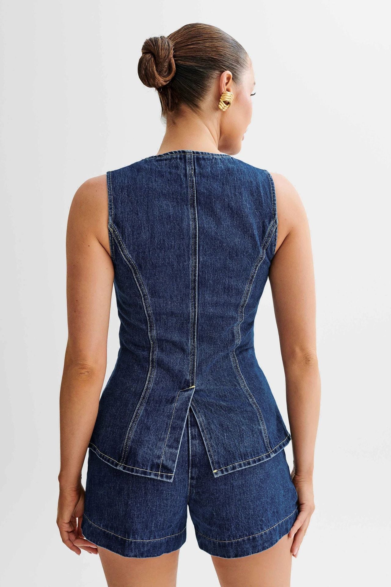 Taylor | Conjunto de Chaleco y Pantalones Cortos de Jeans