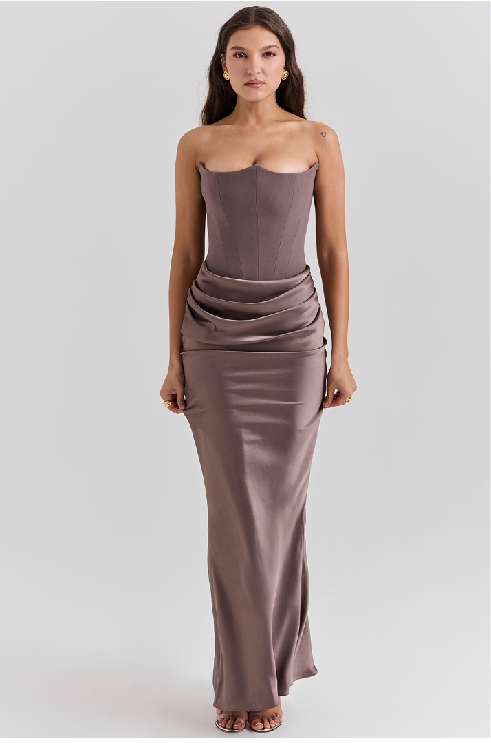 Shayla | Vestido Largo Elegante con Corsé