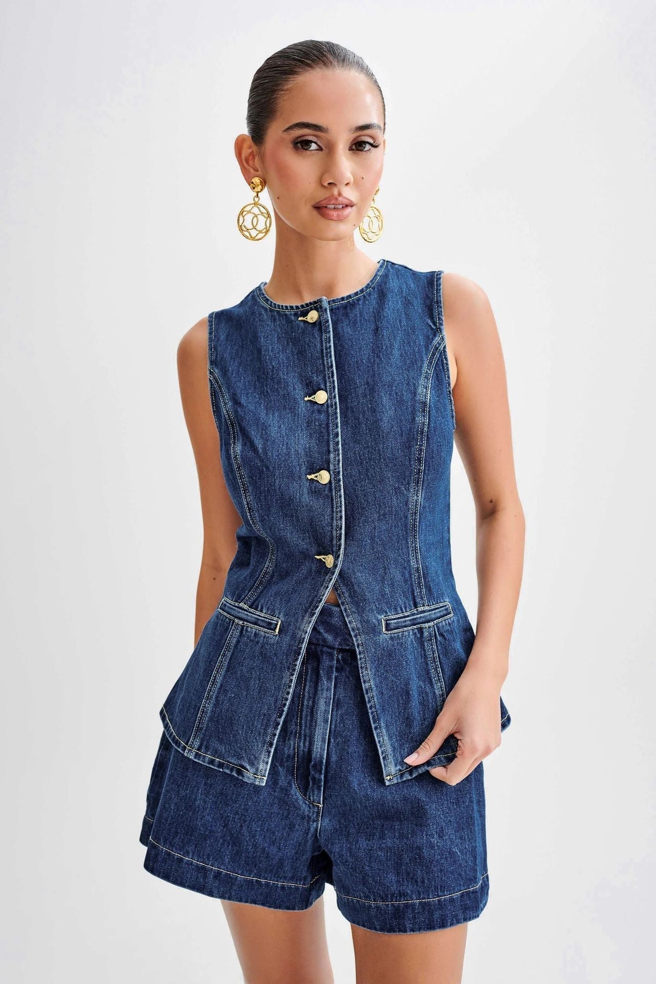 Taylor | Conjunto de Chaleco y Pantalones Cortos de Jeans