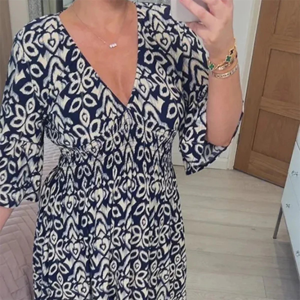 Ringa | Vestido Floral con Escote en V