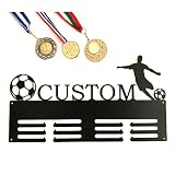 Porta medallas Nombre personalizado Medallero colgador de medallas de metal Fútbol soporte organizador cuelga medallas Futbolista y balón de fútbol Football Medal Hanger, Regalo para hombre (Design 1)