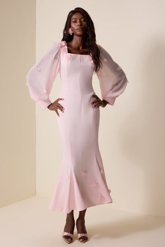 Wysandra | Vestido de Manga Larga con Aplicaciones Florales 3D