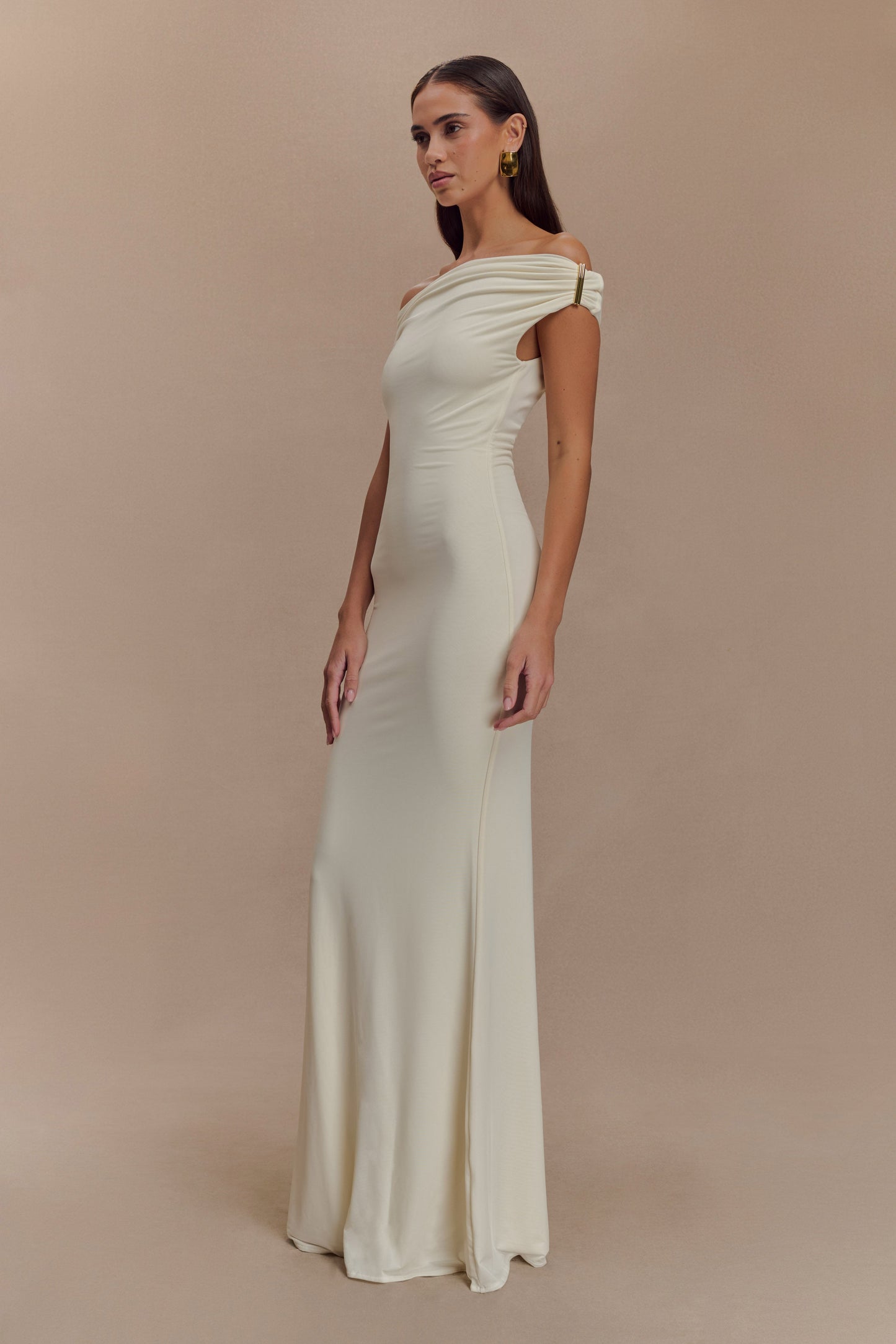 Zuly | Elegante Vestido con Hombros Descubiertos