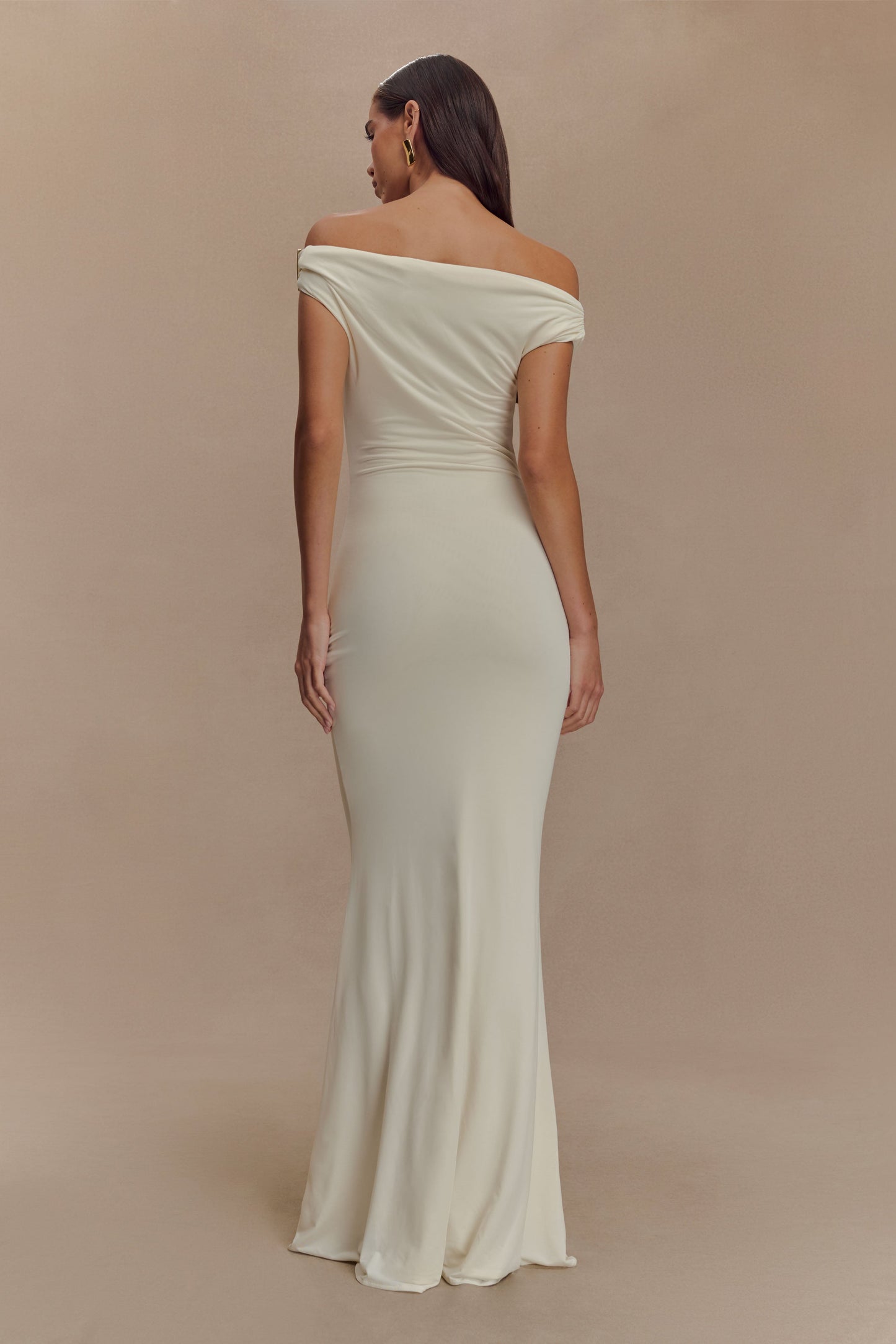 Zuly | Elegante Vestido con Hombros Descubiertos