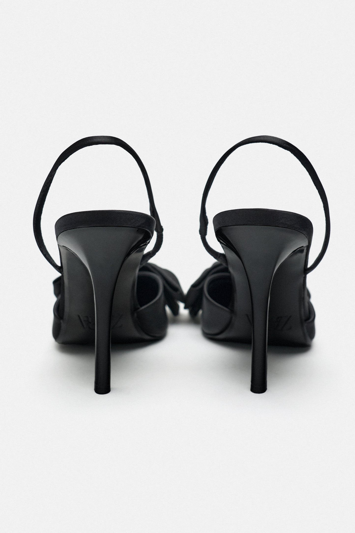 Yuli | Tacones Elegantes con Detalle de Lazo