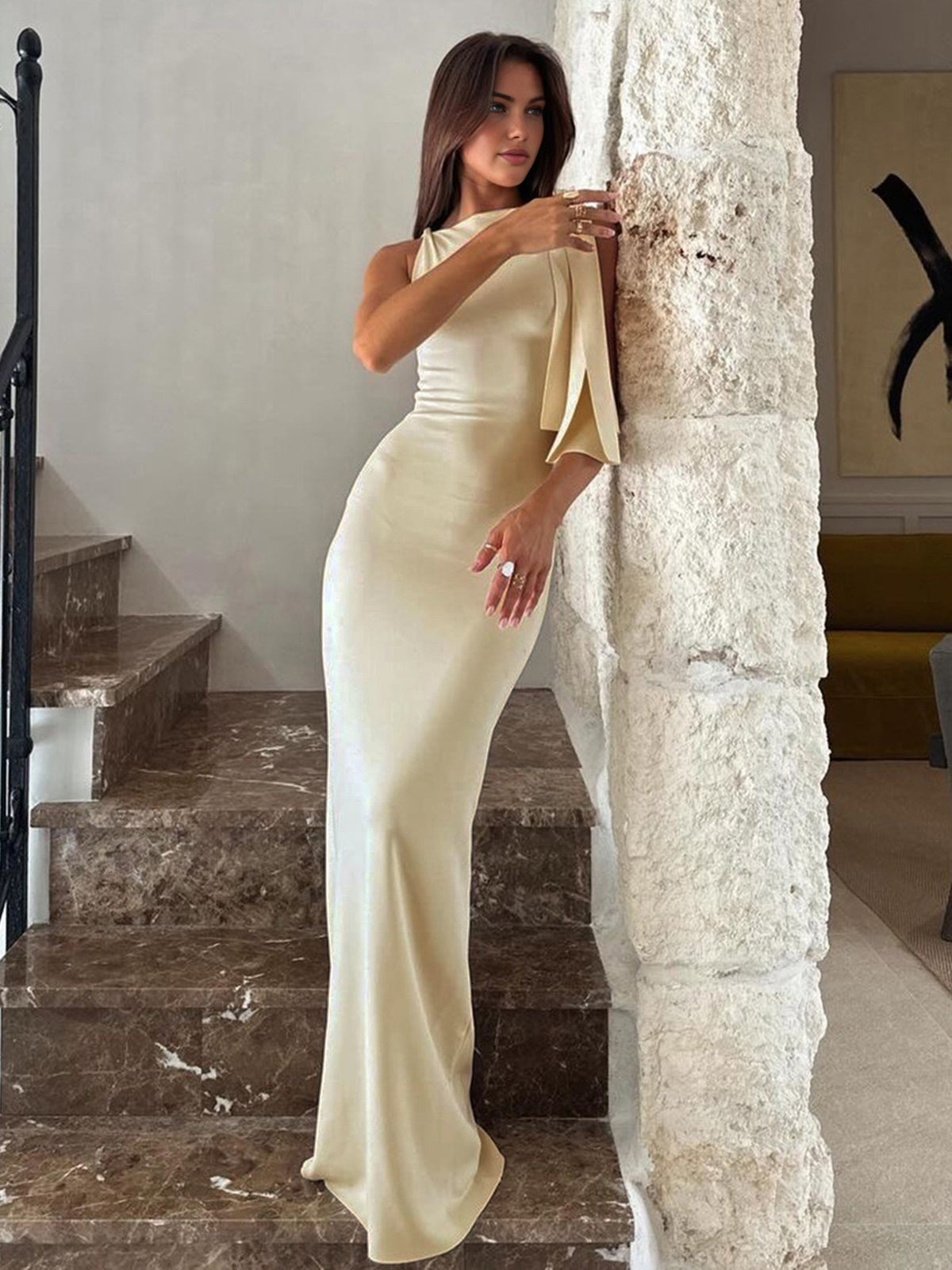 Sonri | Elegante vestido largo con nudo en el hombro