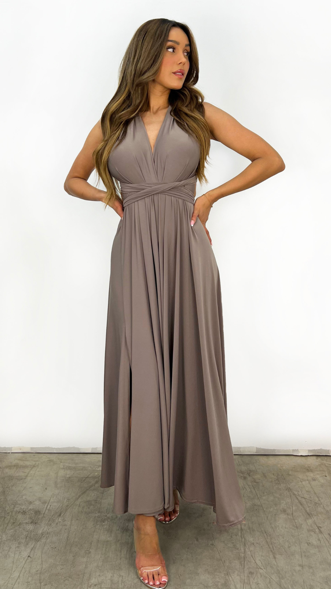 Sarisha | Elegante Vestido Largo con Escote en V