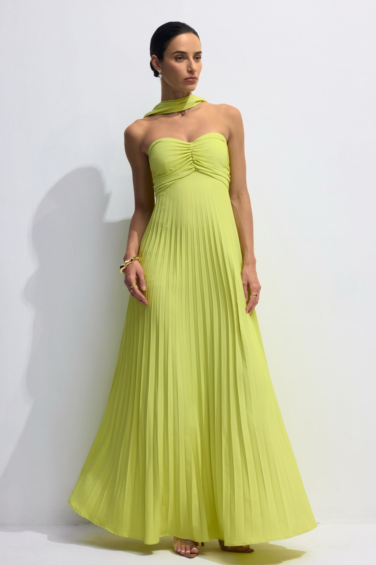 Willow | Vestido Largo Plisado con Bufanda