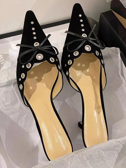 Yanitza | Elegantes Tacones de Punta con Ojales