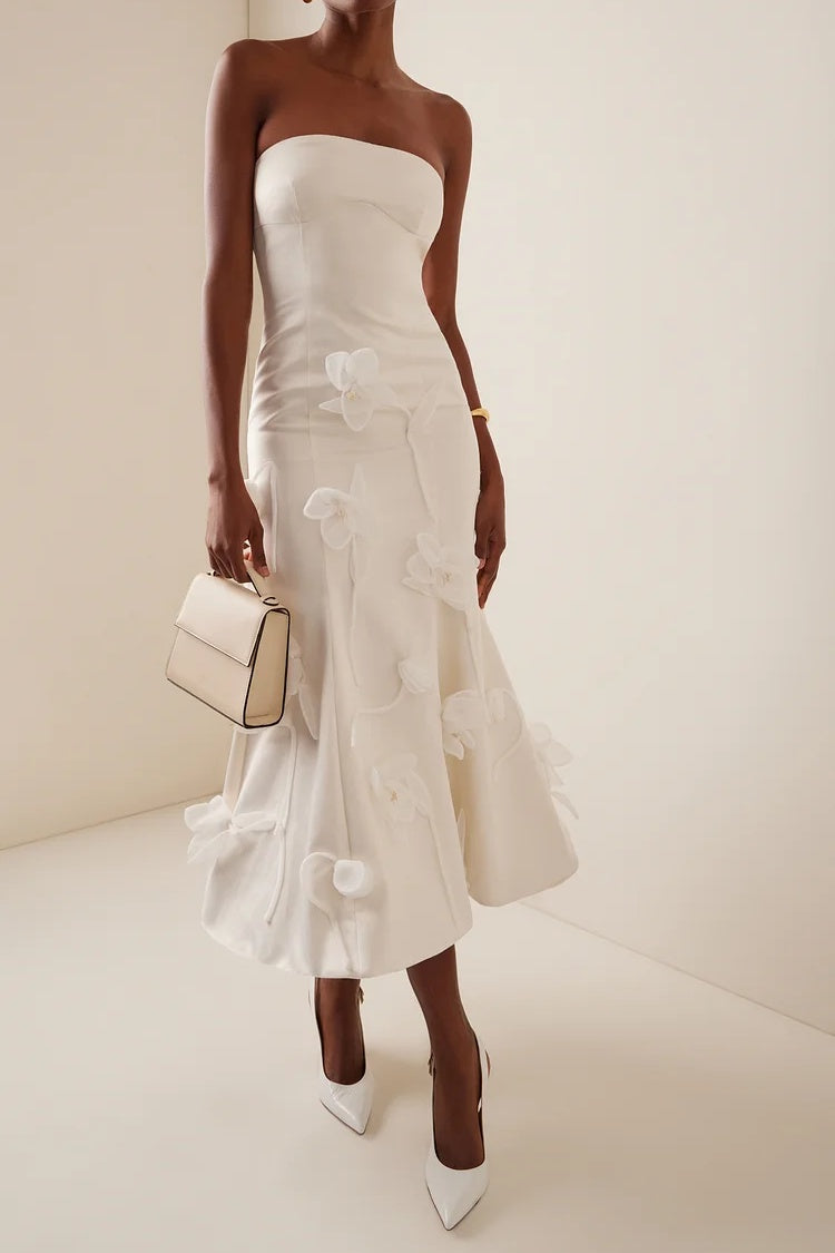 Wildine | Vestido Blanco Sin Tirantes con Flores 3D