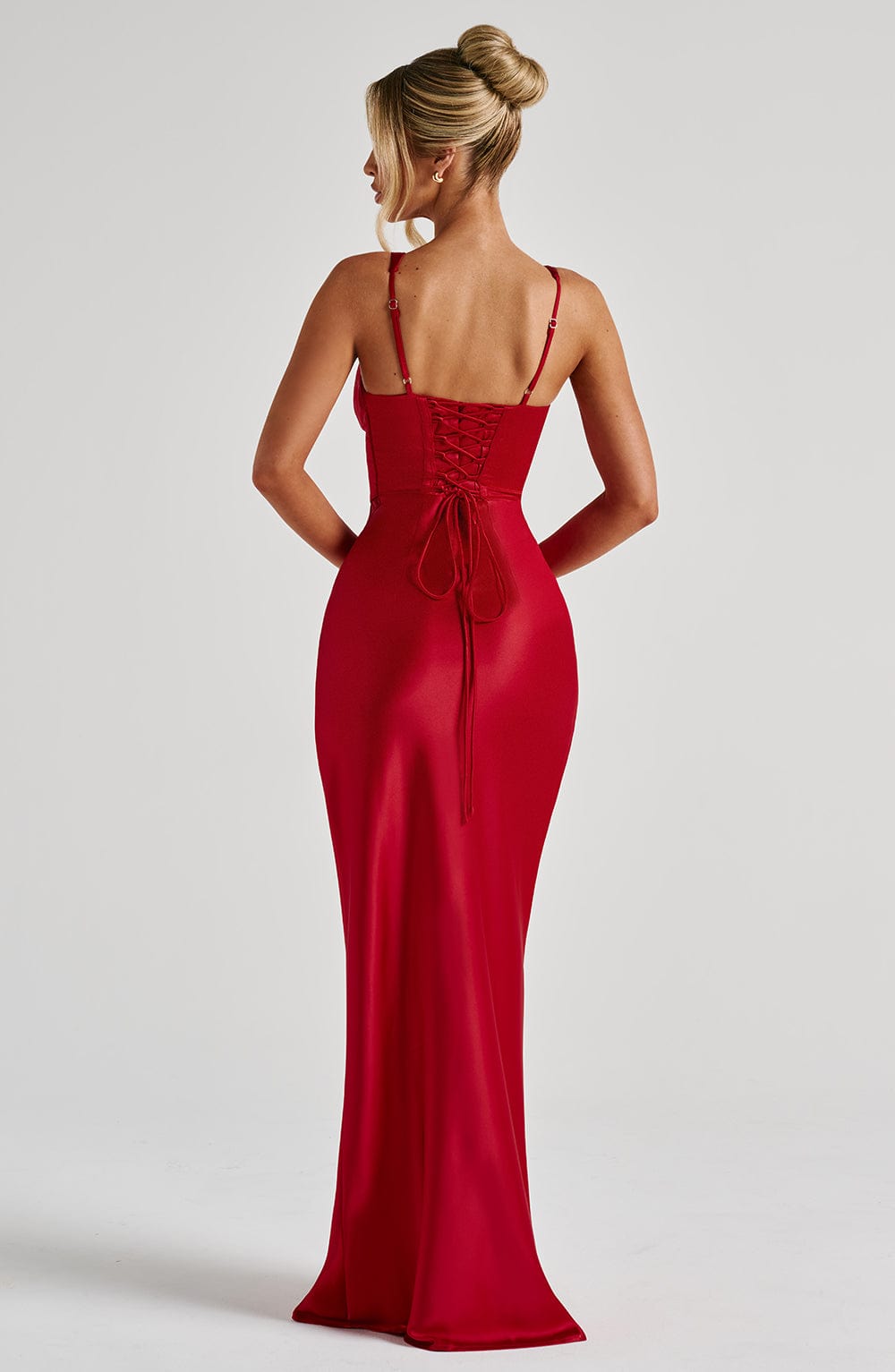 Faith | Vestido Rojo Lujoso y Elegante