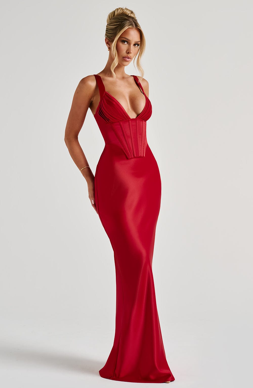 Faith | Vestido Rojo Lujoso y Elegante